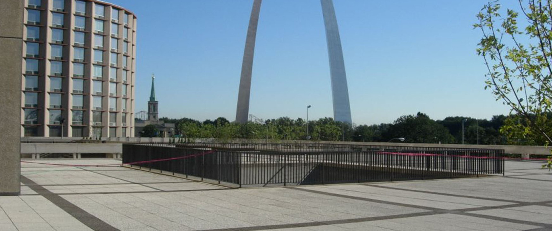 Rooftop Terrace with St. Louis Arch View