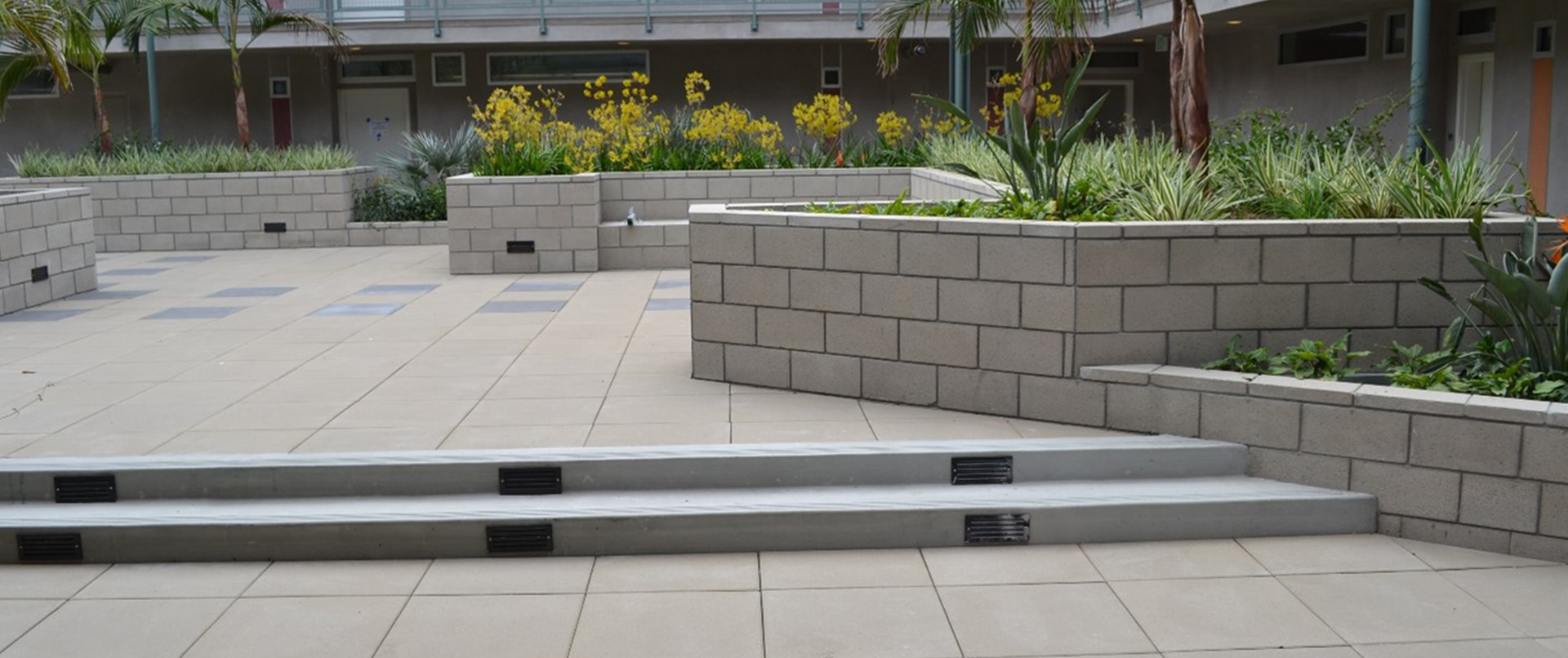 Courtyard Terrace with Planters Courtyard Terrace with Planters